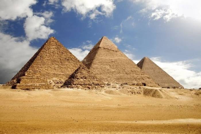 埃及3人贱卖金字塔碎石被捕