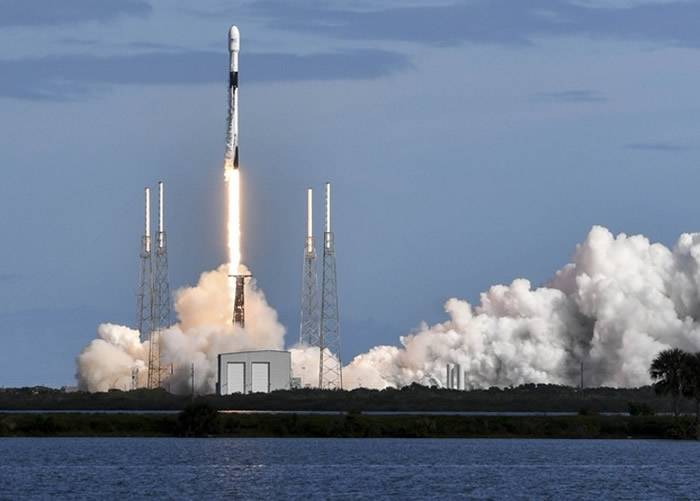 SpaceX今年5月至今共发射60颗迷你卫星 为第二批提供全球互联网覆盖的轨道网络
