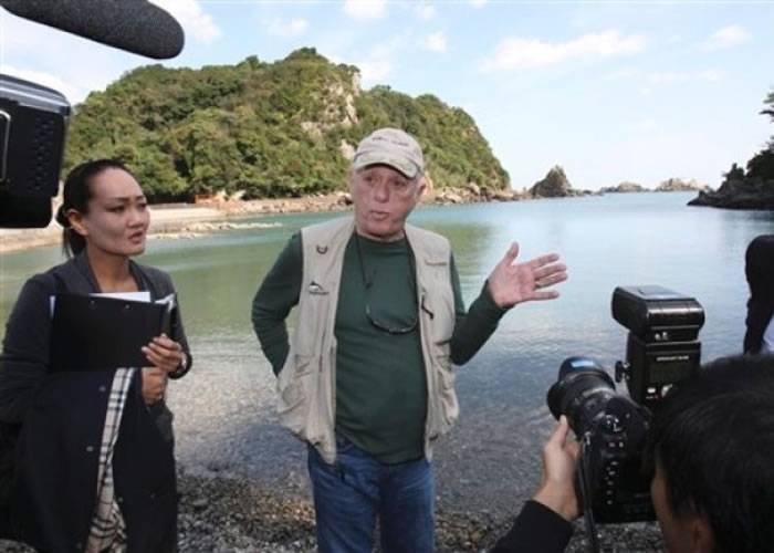 日本把拍摄狩猎海豚活动纪录片《血色海湾》的美国保育专家Richard O＇Barry驱逐出境