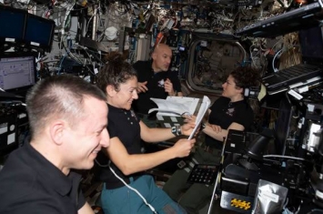 NASA将派遣宇航员搭乘搭载游客的载人飞船赴国际空间站执行短期飞行任务