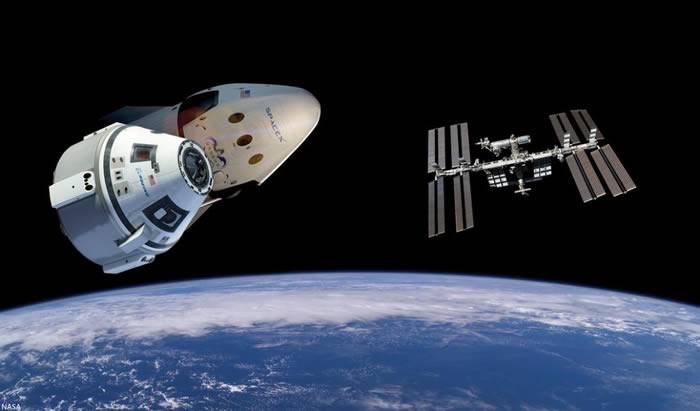 美国最新型Starliner太空船将载着假人宇航员罗西和圣诞礼物首次前往国际空间站