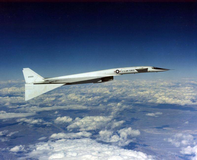 仅存一架的美国巨型超音速战略核轰炸机XB-70“瓦尔基里”