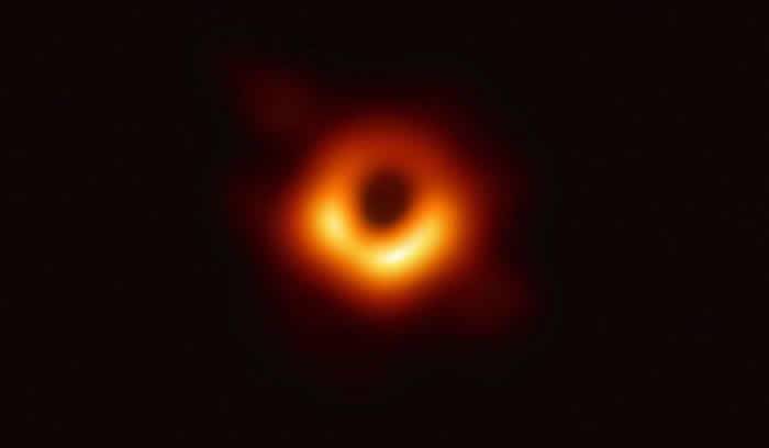 《科学》杂志将“事件视界望远镜”拍摄的超大质量黑洞图像命名为“2019年度突破”