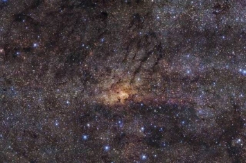 甚大望远镜揭示银河系在10亿年前曾经历一次戏剧性的星暴时期