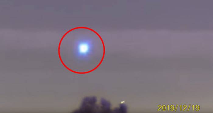 美国内华达州拉斯维加斯UFO现踪时速1600km飞行？关岛也出现神秘火球