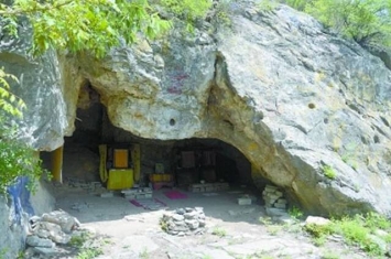 天津首次发掘旧石器时代洞穴遗址朝阳洞