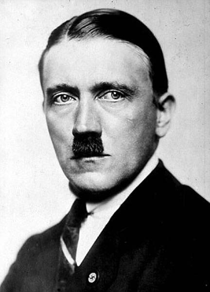 纳粹德国领袖希特勒的亲笔签名自传《我的奋斗》拍卖