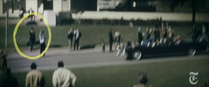 Youtube“5个史上最神秘人物”视频：美国前总统肯尼迪遭遇刺时出现神秘“撑伞人”