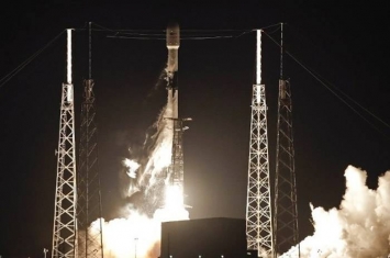 SpaceX透过猎鹰9号火箭将第3批共60个“星链”卫星送上太空