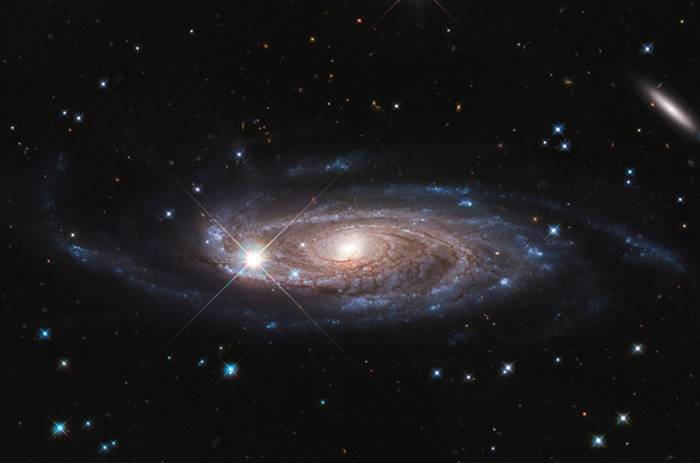 哈勃望远镜发现“哥斯拉”星系UGC 2885