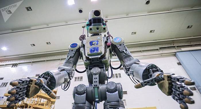 印度空间研究组织的女人形机器人将搭乘无人飞船上太空