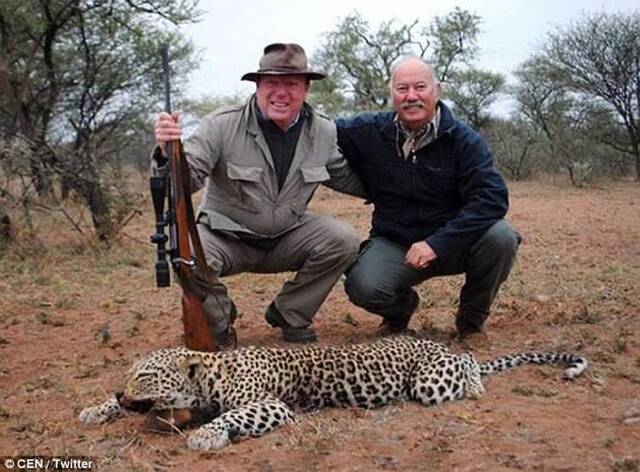 西班牙谐星非洲游猎 上载猎杀猎豹及羚羊照片遭网友狠批