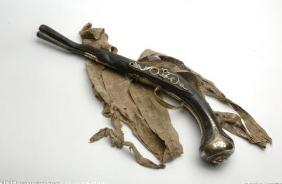 世界上最早的火枪，我国南宋时期发明突火枪（冷兵器向热兵器转换）
