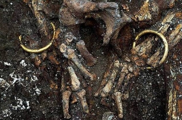 希腊伯罗奔尼彻地区发现两个巨大皇室墓穴 追溯至3500年前迈锡尼文明时期