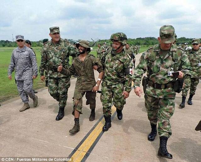 哥伦比亚士兵雨林训练迷路 吃乌龟喝尿23天终获救