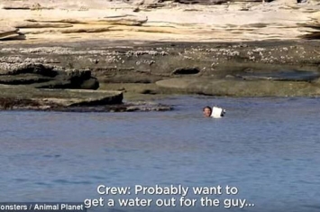 《河中巨怪》澳洲昆士兰荒岛取景意外救出受困渔民