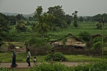 印度中央邦“魔鬼村”3个月80人自杀 每户都死过人
