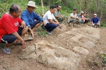 泰国北部山区发现花岗岩文字 疑为二战遗迹