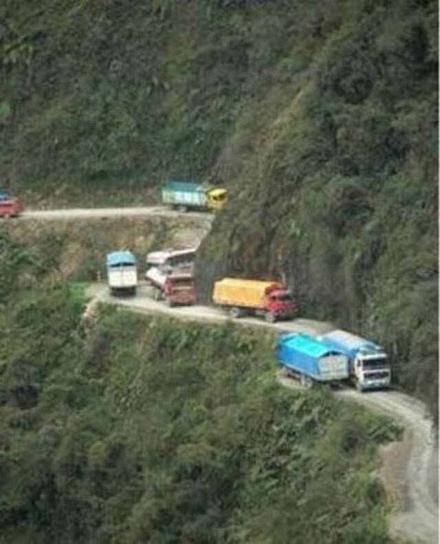 南美玻利维亚“死亡公路”北永加斯公路 仅60公里长每年300人丧命
