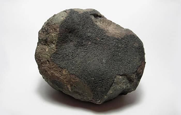 科学家在阿尔及利亚发现的陨石Acfer 086中发现此前未曾知晓的血石蛋白（hemolithin）