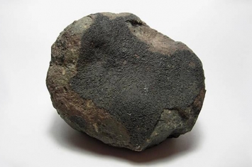 科学家在阿尔及利亚发现的陨石Acfer 086中发现此前未曾知晓的血石蛋白（hemolithin）