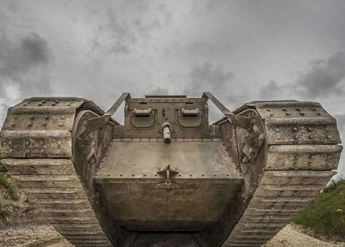 英国Mark I坦克100周年纪念 碎镜片制成婚戒诉说一战军人铁汉柔情