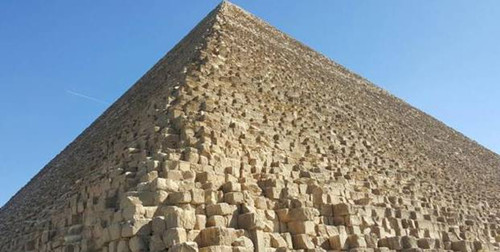 金字塔的石头是怎么运上去的