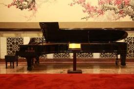 世界上最大的钢琴，十五英尺的星海钢琴乃中国制造