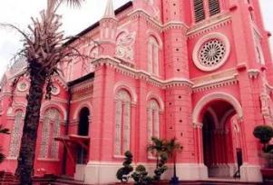 世界上最浪漫的教堂，粉红少女心的耶稣圣心堂最梦幻