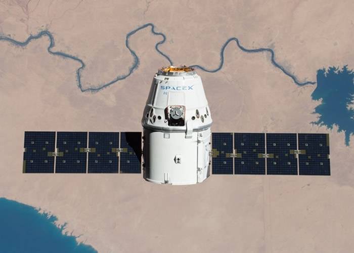 SpaceX“龙”飞船载糖果抵国际空间站 完成第20次补给任务