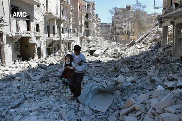 在敍利亚战火中救人于绝望的人道组织“白头盔”成诺贝尔和平奖大热