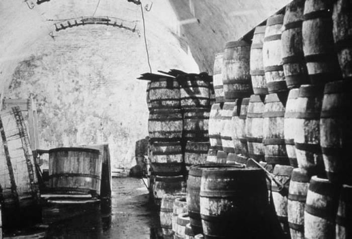 丹麦啤酒厂地牢发现133年历史啤酒 专家指保存良好还可饮用