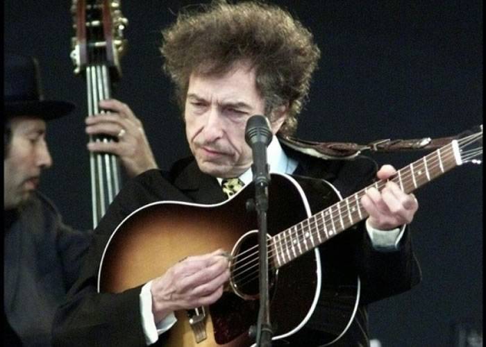 诺贝尔文学奖美国著名歌手卜戴伦（Bob Dylan）明年到瑞典演唱 或会发表得奖演讲