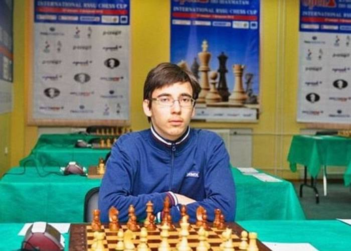 俄罗斯年青国际象棋特级大师叶利谢耶夫（Yuri Eliseev）玩飞跃道失手 12楼坠下惨死