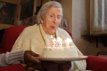 世界最老！意大利女人瑞Emma Morano庆祝117岁生日