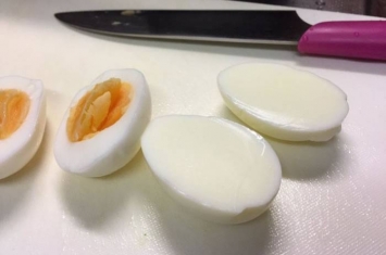 日本家庭主妇购得奇怪鸡蛋 无蛋黄全部是蛋白？
