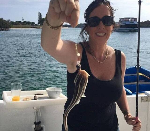 澳洲黄金海岸妇人捕捉到独特螃蟹 奇特花纹与迈克尔杰克逊样貌相似