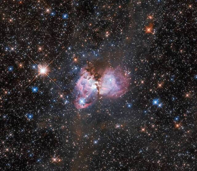哈勃太空望远镜观测到新星云LHA 120-N 150 帮助天文学家了解大质量恒星起源之谜