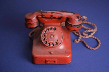 杀人电话：二次世界大战期间纳粹德国元首希特勒曾经使用的旧电话以24万美元高价卖出