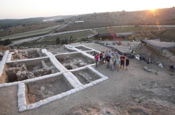 以色列凯尔耶特-盖特的青铜时代拉吉城定居点发现迦南神殿遗址