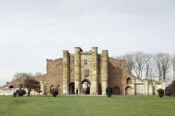 英国桑顿修道院附属医院遗址发现14世纪黑死病乱葬岗 里面埋有27名成人和21名孩童遗骸