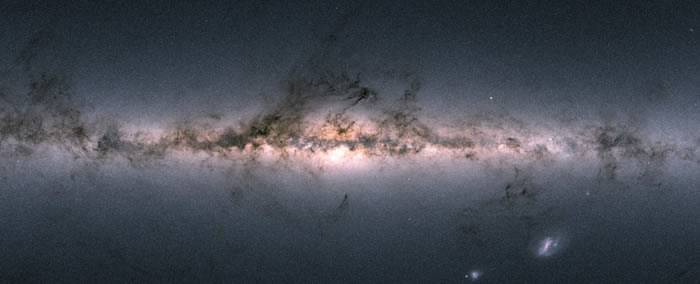 英国科学家新研究指出银河系宽约190万光年（1光年等于94600亿千米）