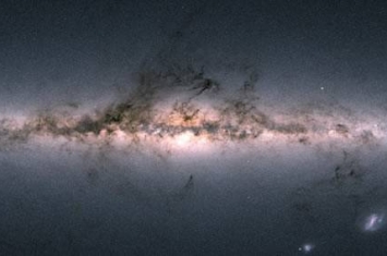 英国科学家新研究指出银河系宽约190万光年（1光年等于94600亿千米）