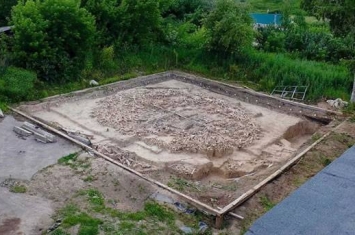 俄罗斯Kostenski 11挖掘地点发现由猛犸象骨头制成的神秘圆形结构