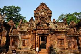 世界上最大的寺庙，柬埔寨吴哥窟(其修建30多年才完工)