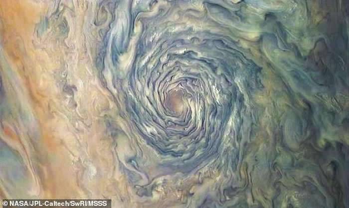 “朱诺号”探测器准确测量出木星大气层中水的总量 木星可能拥有太阳系中最早形成的水
