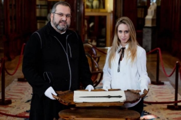 意大利圣拉扎罗-德里-阿梅尼修道院博物馆中的剑至少有4000年历史