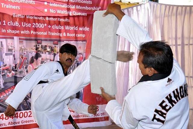 印度跆拳道大师Jayanth Reddy又破世界纪录 1分钟打352拳