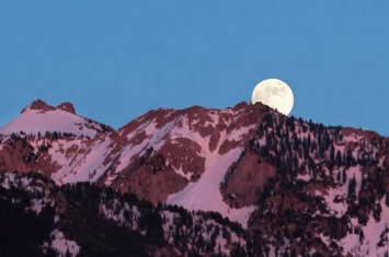2020年最大的超级月亮——超级“粉红月亮”将于4月7日晚上和4月8日凌晨出现