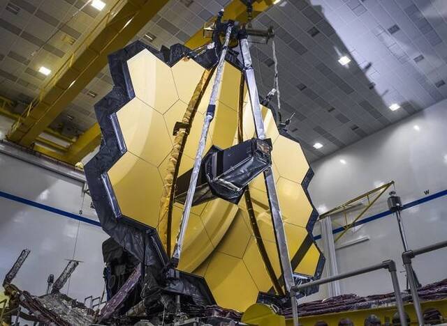 NASA完成詹姆斯·韦伯太空望远镜巨大的主反射镜部署措施